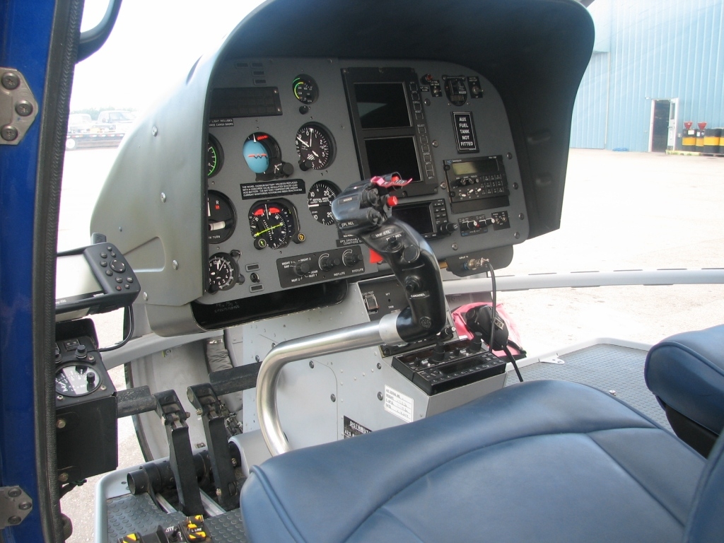 салон вертолета EC 130 B4